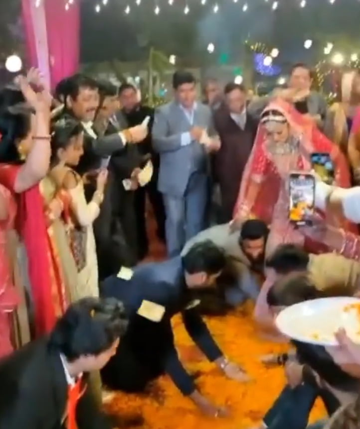 அண்ணன் ஒரு கோயில் என்றால் தங்கை அதன் தீபமன்றோ.. நெகிழ  வைக்கும் பாசவீடியோ!