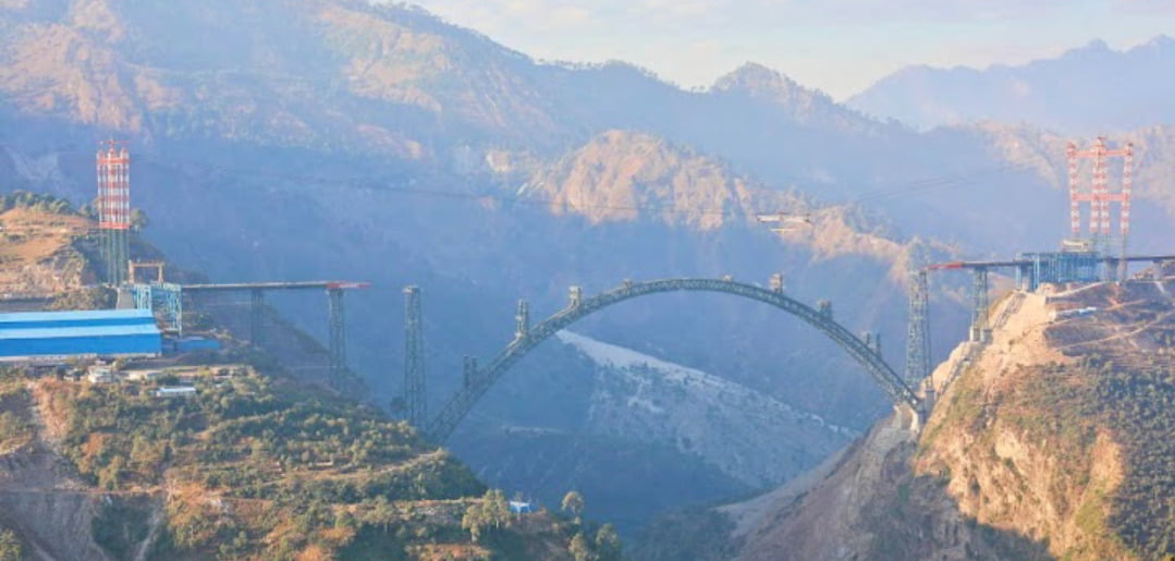 வைரலாகும் உயரமான செனாப் ரயில் பால புகைப்படங்கள்!