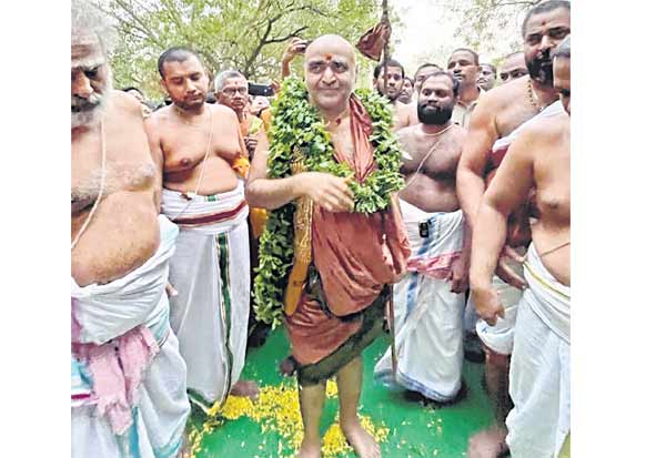 ஆந்திர யாத்திரையில் விஜயேந்திர சரஸ்வதி சுவாமிகள்…