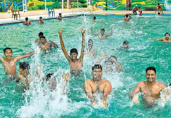 மெரினா உடபட சுற்றுலா இடங்களில் நீச்சல்குளம் நாளை திறப்பு..