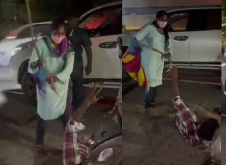 சில்மிஷம் செயதவர்களை கட்டையால் விளாசிய பெண்!