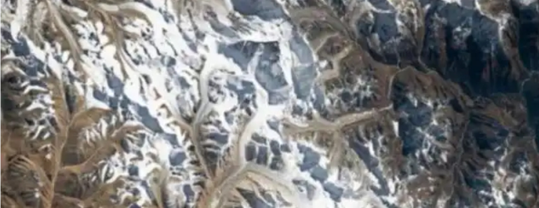 நாசா வெளியிட்ட எவரெஸ்ட் புகைப்படம்! வைரல்!