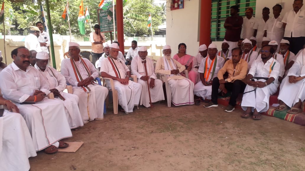 வேதாரண்யத்தில்  உப்பு சத்தியாக்கிரக போராட்ட குழுவினர் மௌன நிகழ்வு..