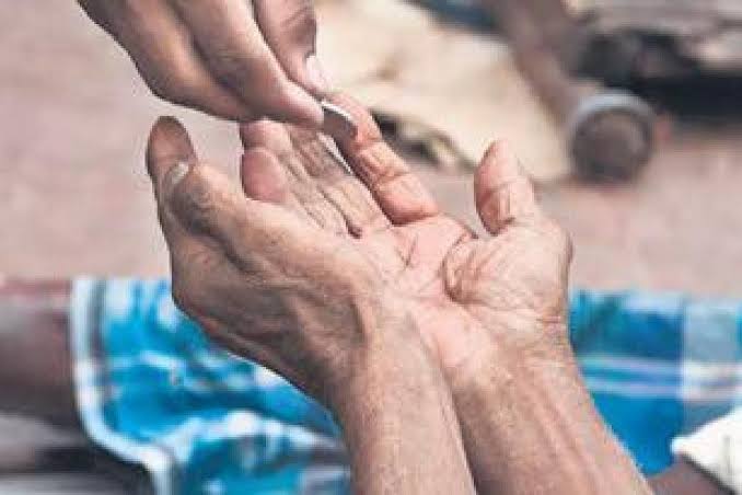 இந்தியா முழுவதும் 4,13, 670 பிச்சைக்காரர்கள் ..