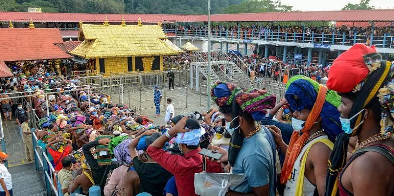 சபரிமலையில் சித்திரை விஷூ கனி தரிசனம்..