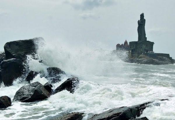 கன்னியாகுமரியில்  கடல் சீற்றம்..