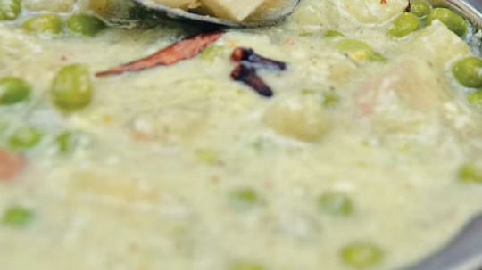 சூப்பர் சைட் டிஷ்.. மரவள்ளிக் கிழங்கு பட்டாணி தேங்காய் பால் கிரேவி! 1 - Dhinasari Tamil maravali kizanku peas cocunt milk gravy - Dhinasari Tamil