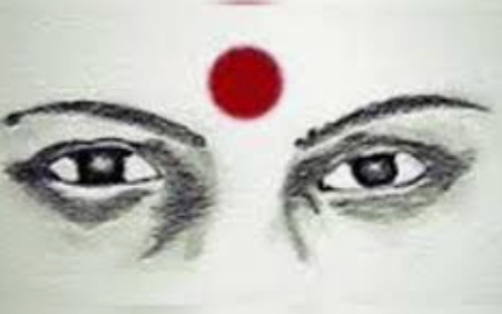 பொட்டு வைத்ததால் விரிவுரையாளரைத் தாக்கிய காவலர்!