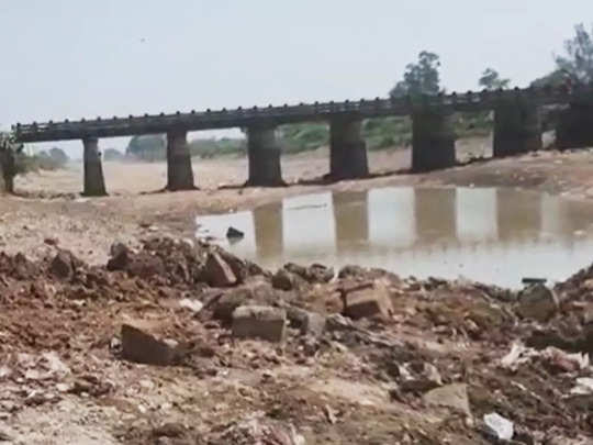 நம்ம ஊர்ல வடிவேலு கிணத்த காணோம்னு சொன்னாரு..பீகார்ல 69 அடி நீள இரும்ப பாலத்த காணவில்லையாம்..