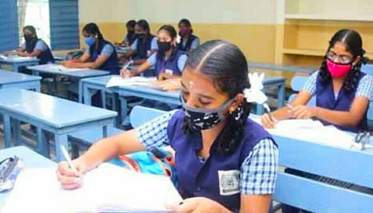 தமிழகத்தில் +2-பொதுத்தேர்வு இன்று தொடங்கியது-அமைச்சர் ஆய்வு..