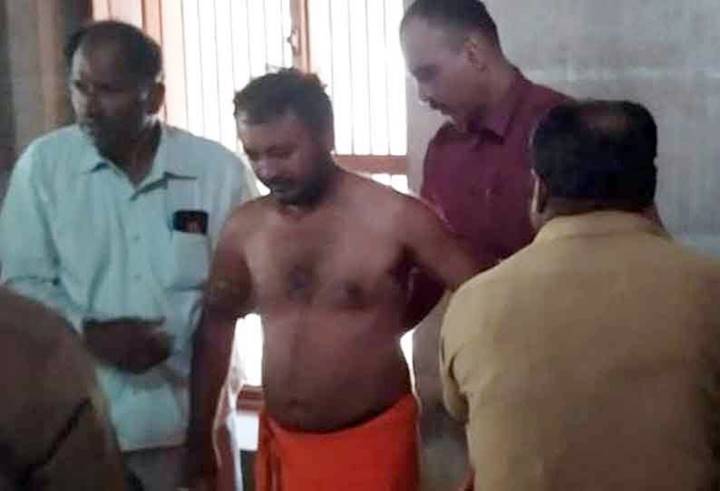 bangalore youth fraud in tiruvannamalai - Dhinasari Tamil