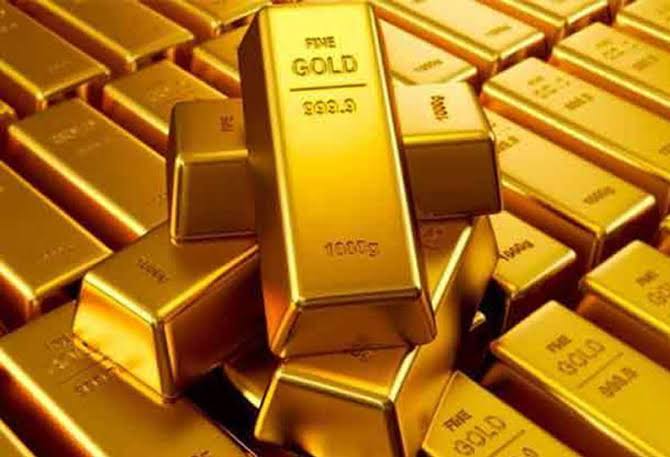 சென்னை விமான நிலையத்தில் 1.600கிலோ தங்கம் பறிமுதல் –  3 பேர் கைது..