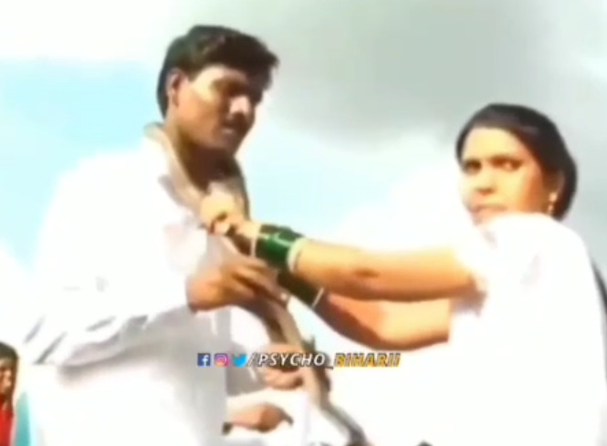 பாம்பு மாலை மாற்றி பக்காவா திருமணம்..‌!