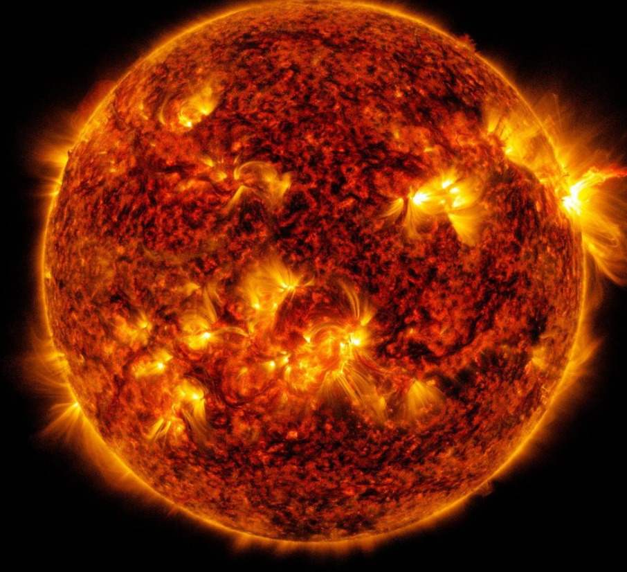 சூரியனிலிருந்து வெளியாகும் நெருப்புப் பிளம்பு.. நாசா வெளியிட்ட புகைப்படம்!