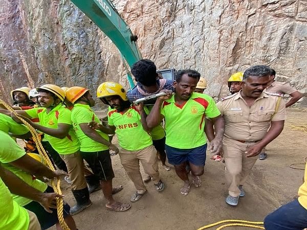 திருநெல்வேலி அருகே கல்குவாரியில்  பாறை சரிந்து விபத்து..