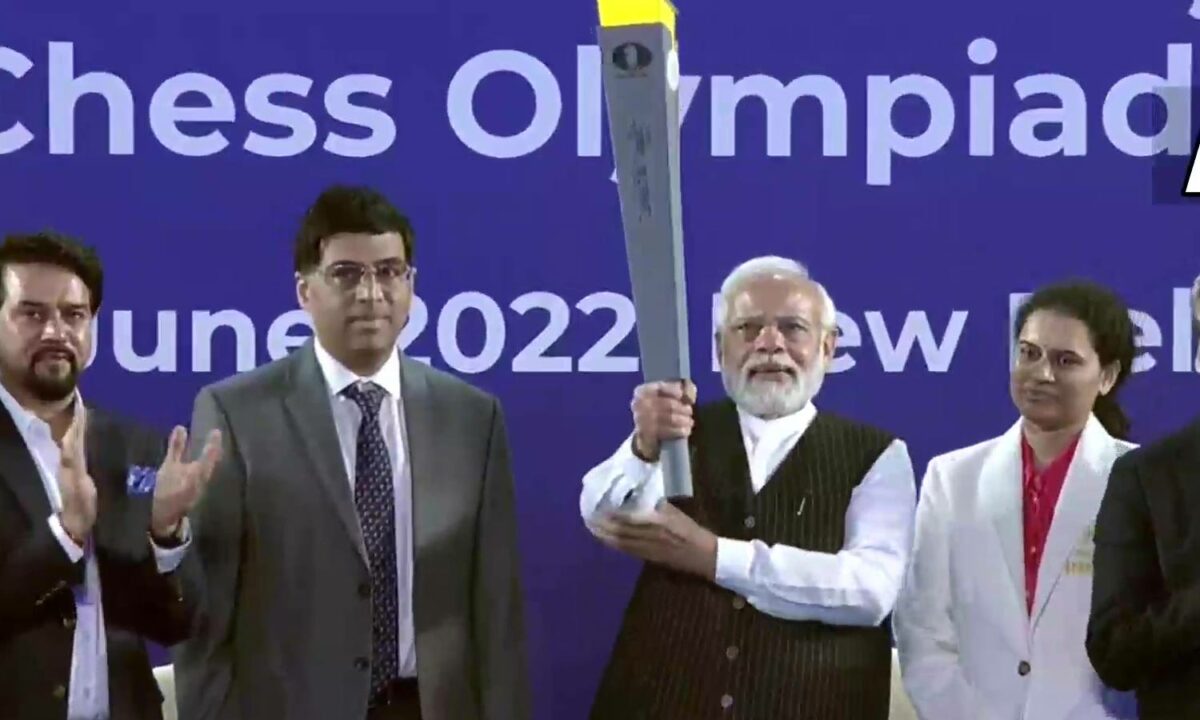செஸ் ஒலிம்பியாட் போட்டி  ஜோதி ஓட்டத்தை, துவங்கி வைத்த பிரதமர்  மோடி ..