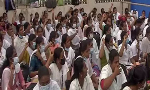 பணி நிரந்தரம் கோரி போராட்டத்தில் ஈடுபட்ட செவிலியர்கள் 487 பேர் மீது வழக்குப்பதிவு ..