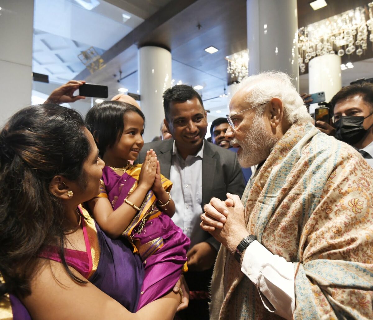 ஜெர்மனி சென்றுள்ள பிரதமர் மோடிக்கு உற்சாக வரவேற்பு..