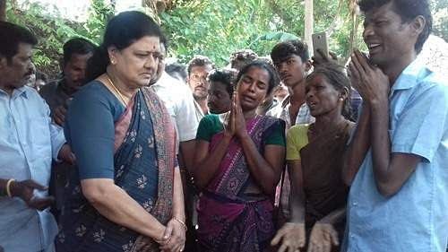 செவிலியர்களின் கோரிக்கையை உடனடியாக அரசு ஏற்க வேண்டும்-சசிகலா