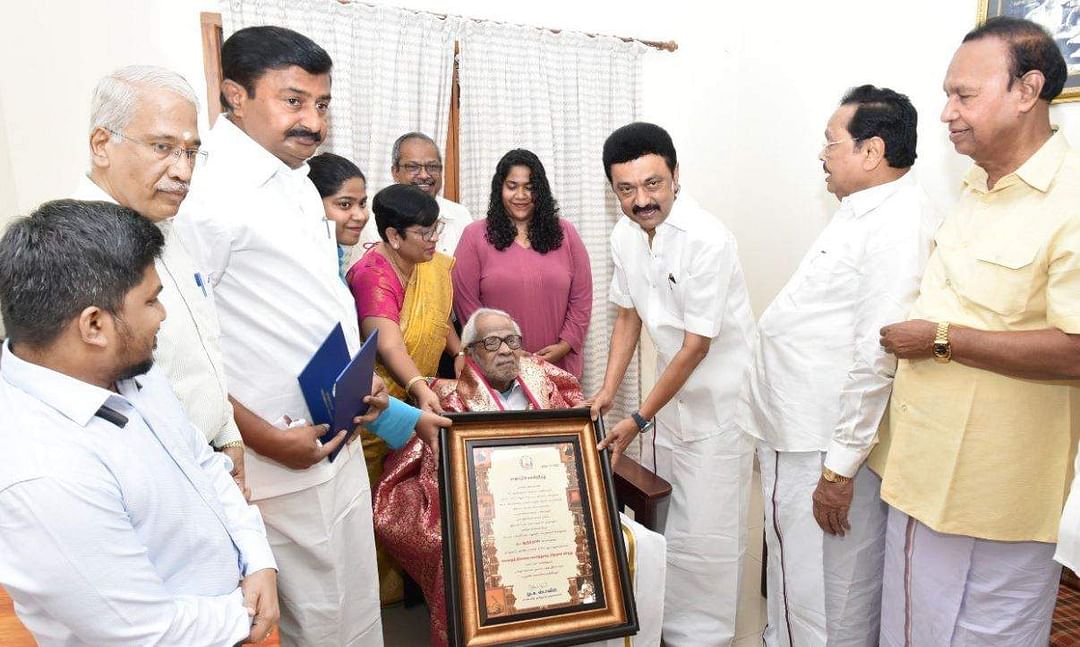 ஆரூர்தாசுக்கு கலைஞர் நினைவு கலைத்துறை வித்தகர் விருது-சண்முகநாதனுக்கு கலைஞர் எழுதுகோல் விருது’ வழங்கிய முதல்வர்..