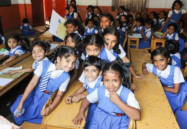 எல்கேஜி, யுகேஜி வகுப்புகள் அங்கன்வாடி பணியாளர்கள் வசமாம்.. - Dhinasari Tamil