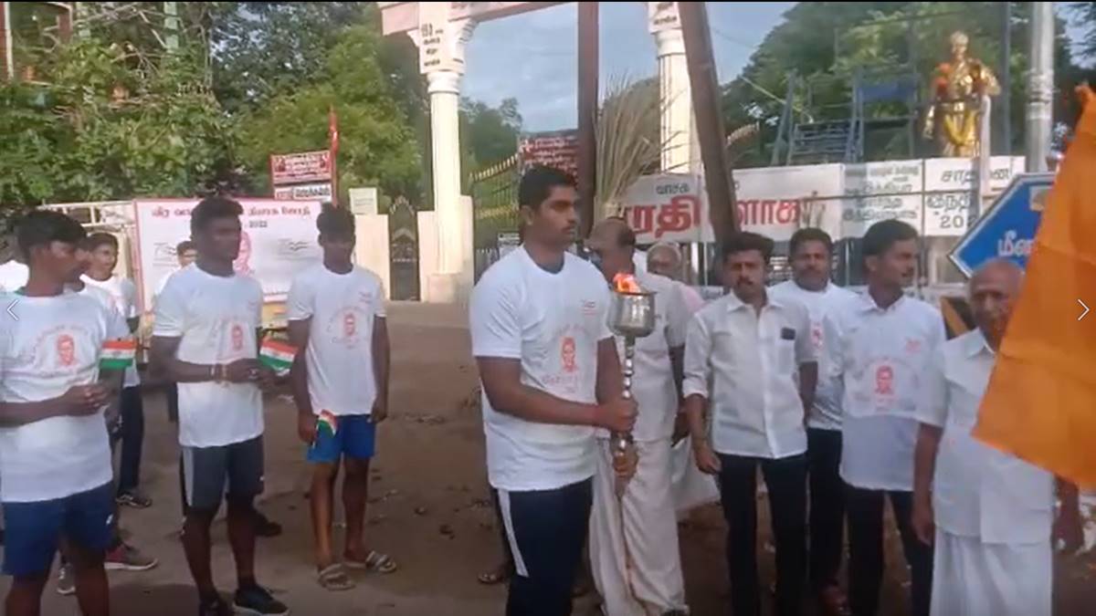 நெல்லை முதல் வாஞ்சிமணியாச்சி வரை; வீரவாஞ்சி நினைவு தியாக ஜோதி தொடர் ஓட்டம்!
