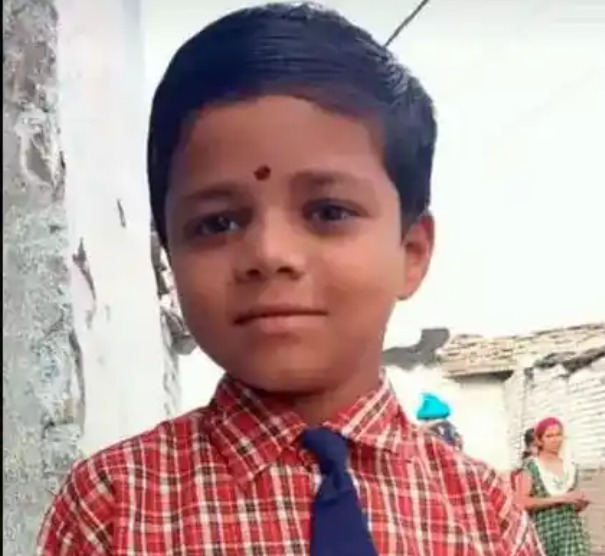 8 வயது சிறுவனின் உயிரைப் பறித்த மிளகாய் பஜ்ஜி!