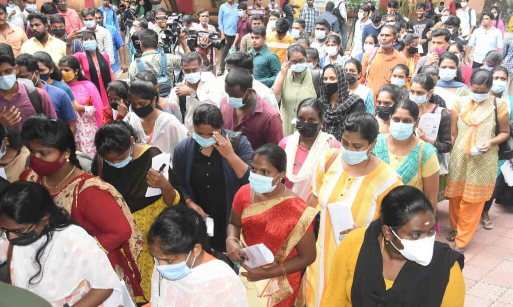 தமிழ்நாடு முழுவதும் நடந்த டி.என்.பி.எஸ்.சி குரூப்-4 தேர்வு .. - Dhinasari Tamil