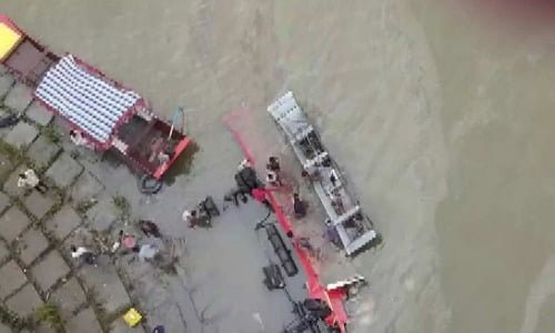 மத்திய பிரதேசத்தில் நர்மதை ஆற்றில் பஸ் கவிழ்ந்ததில் 13 பேர் பலி.. பிரதமர் இரங்கல்