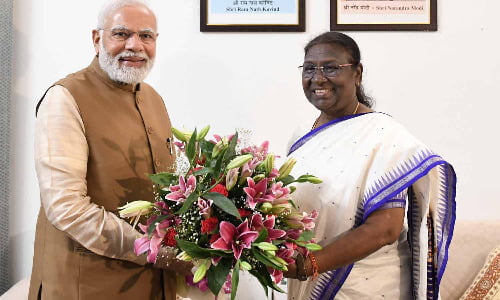 குடியரசுத் தலைவர் தேர்தல்-தேசிய ஜனநாயக் கூட்டணி வேட்பாளர் திரௌபதி முர்மு வெற்றி.. - Dhinasari Tamil
