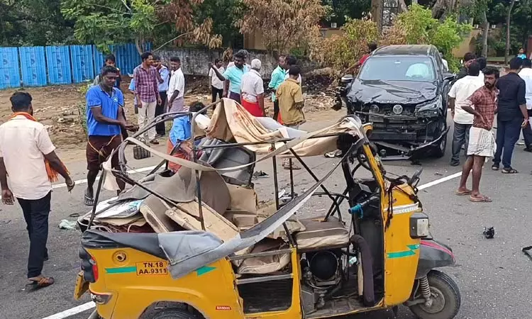 மாமல்லபுரம் இ.சி.ஆர் சாலையில் ஷேர் ஆட்டோ மீது கார் மோதி 2 பேர் பலி.. - Dhinasari Tamil