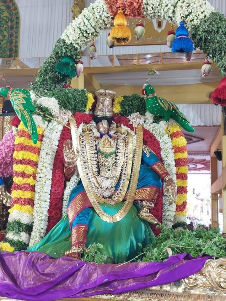 ஸ்ரீவிலி ஆண்டாள் கோவில் உற்சவத்தில் நடந்த பெரியாழ்வார் மங்களாசாசனம்.. - Dhinasari Tamil