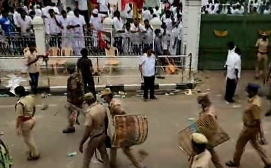 அதிமுக அலுவலகத்திற்கு சீல்_சீலை அகற்ற நீதிமன்றம் சென்ற இபிஎஸ்..