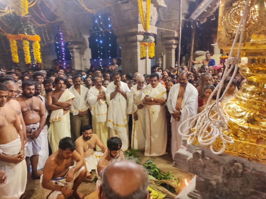 திருவட்டார் ஆதிகேசவ பெருமாள் கோவில்ஆராட்டு உற்சவம் கொடியேற்றத்துடன் துவக்கம்.. - Dhinasari Tamil