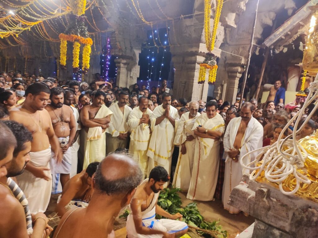 திருவட்டார் ஆதிகேசவ பெருமாள் கோவில்ஆராட்டு உற்சவம் கொடியேற்றத்துடன் துவக்கம்.. - Dhinasari Tamil