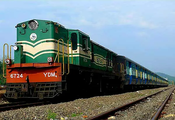 நெல்லை-தாம்பரம் இடையே மீண்டும் வாராந்திர ரெயில் சேவை... - Dhinasari Tamil
