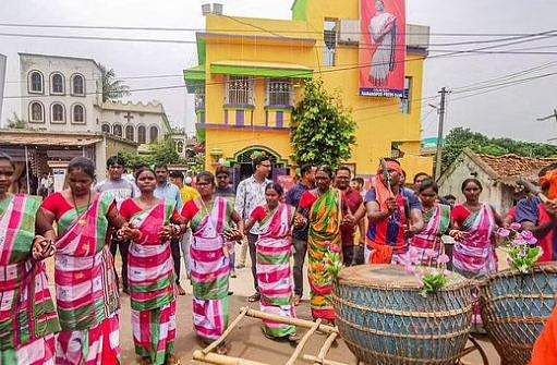 திரவுபதி முர்மு வெற்றி பழங்குடியின மக்கள் கொண்டாட்டம்.. - Dhinasari Tamil