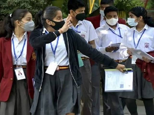 சிபிஎஸ்இ 10ம் வகுப்பு பொதுத்தேர்வு முடிவுகள் வெளியானது..