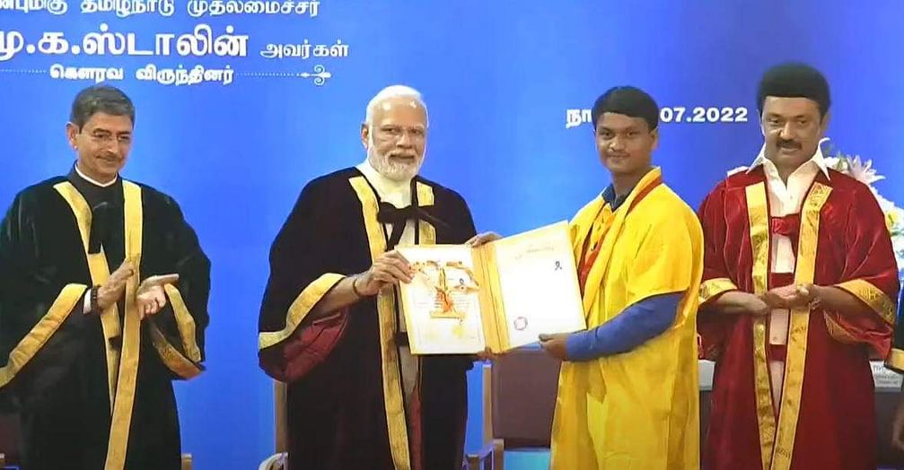 இந்திய இளைஞர்கள் மீது  உலகமே நம்பிக்கை வைத்திருக்கிறது- அண்ணா பல்கலை  பட்டமளிப்பு விழாவில் பிரதமர் மோடி ..