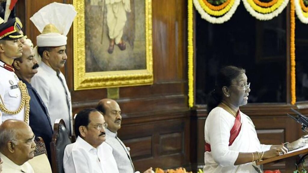 வேலுநாச்சி, லட்சுமிபாய் மகளிர் சக்தியை உச்சத்துக்குக் கொண்டு சென்றவர்கள்: குடியரசுத் தலைவர் பதவியேற்பு உரையில்...! - Dhinasari Tamil
