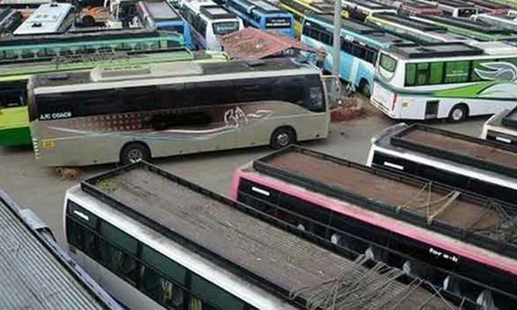 ஆம்னிபஸ்களில் கட்டணம் மூன்று மடங்கு உயர்வு.. 1 - Dhinasari Tamil 1745230 omni buses - Dhinasari Tamil