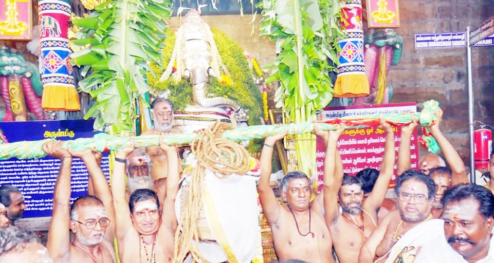 மதுரை மீனாட்சியம்மன் கோயிலில் முக்குறுணி விநாயகருக்கு இன்று ராட்சத கொழுக்கட்டை படையல்..