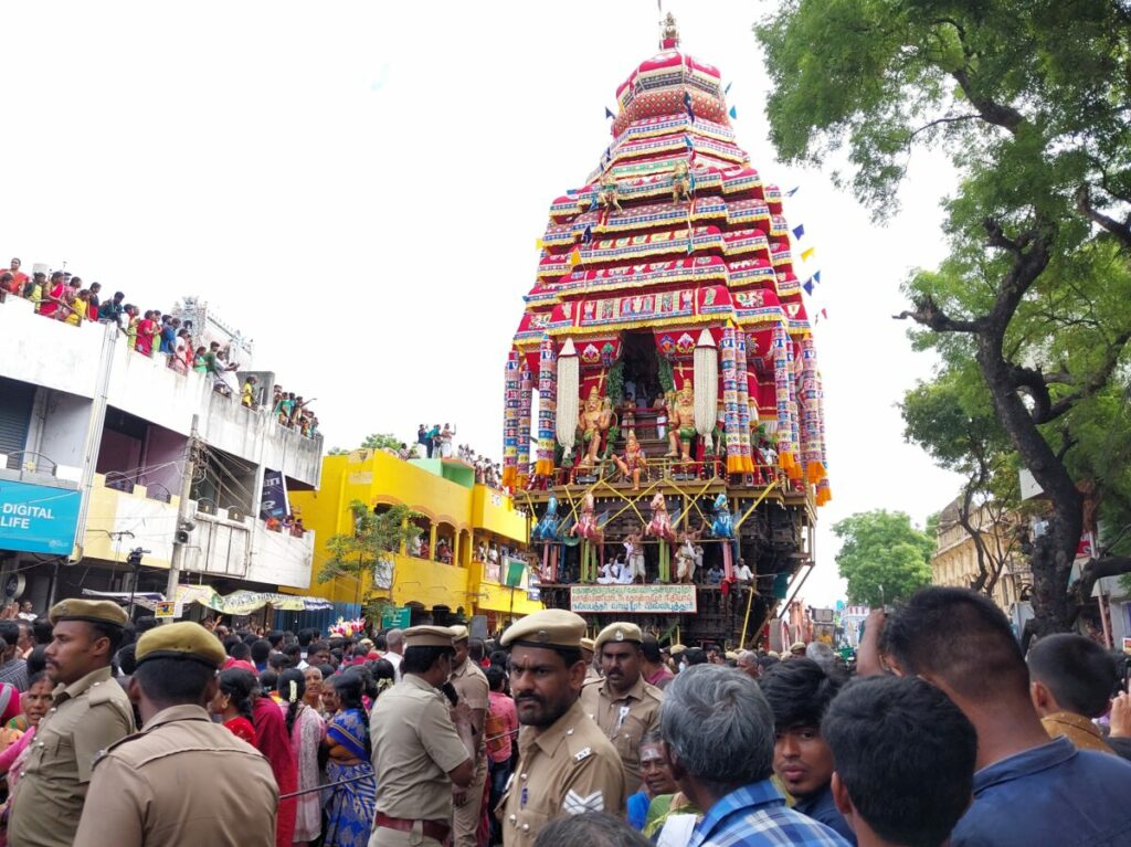 ஸ்ரீவிலி ஆண்டாள் கோவில் ஆடிப்பூர தேரோட்டம் கோலாகலம்.. - Dhinasari Tamil