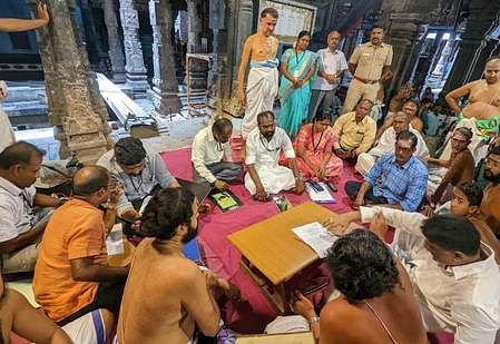 சிதம்பரம் நடராஜர் கோயிலில் இரண்டாவது நாளாக நகைகள்  சரிபார்க்கும் பணி..