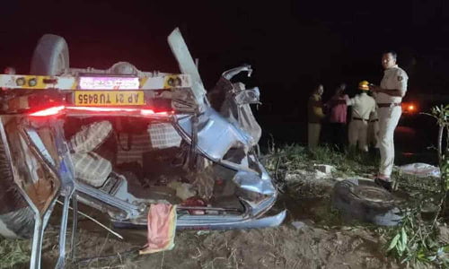 கர்நாடகா-டெம்போ  லாரி மீது மோதி நடந்த விபத்தில் 9பேர் பலி..