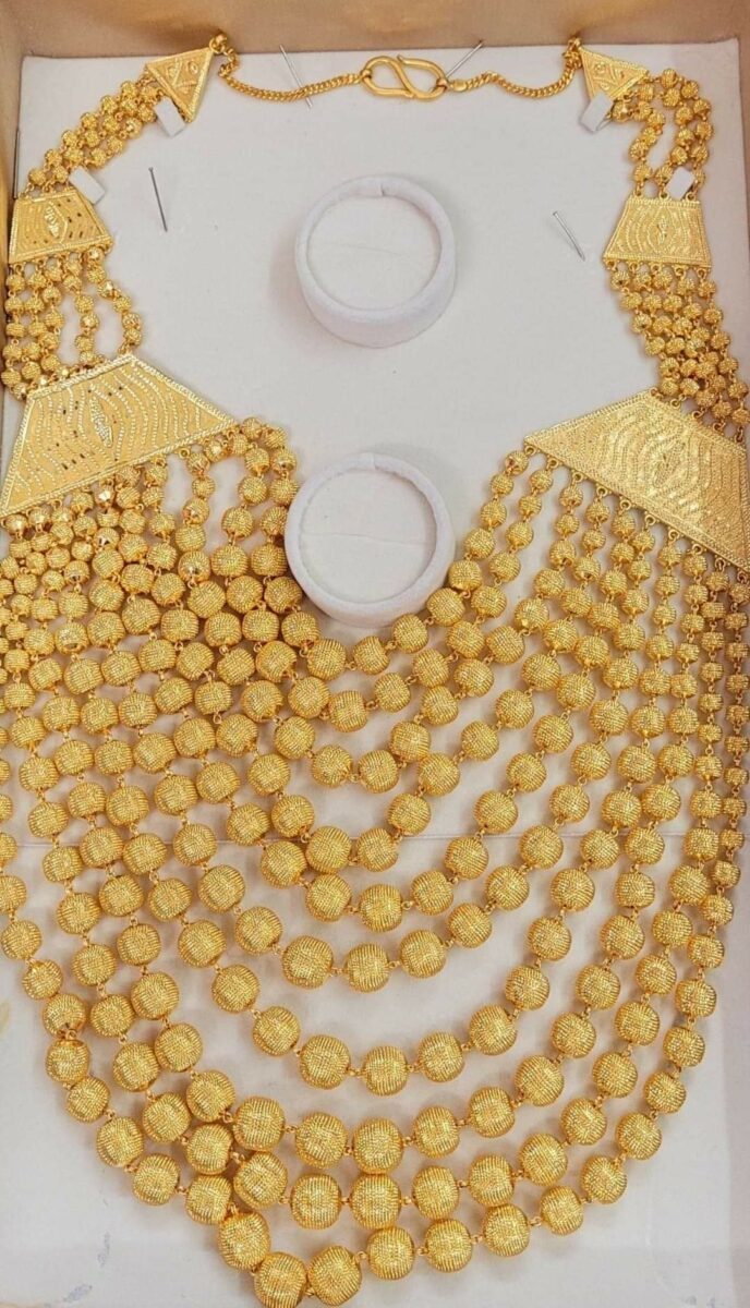 சபரிமலை ஐயப்பனுக்கு107.75 சவரன் தங்க மாலை காணிக்கை…