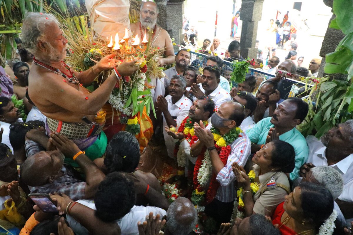 இருக்கன்குடி மாரியம்மன் கோவில் ஆடி  கடைசி வெள்ளி திருவிழா துவக்கம்..