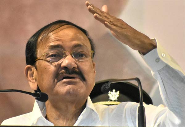 ஜனாதிபதி பதவி கிடைக்காததால் நான் அதிருப்தி அடையவில்லை-வெங்கையா நாயுடு.. 1 - Dhinasari Tamil Tamil News large 3029600 - Dhinasari Tamil