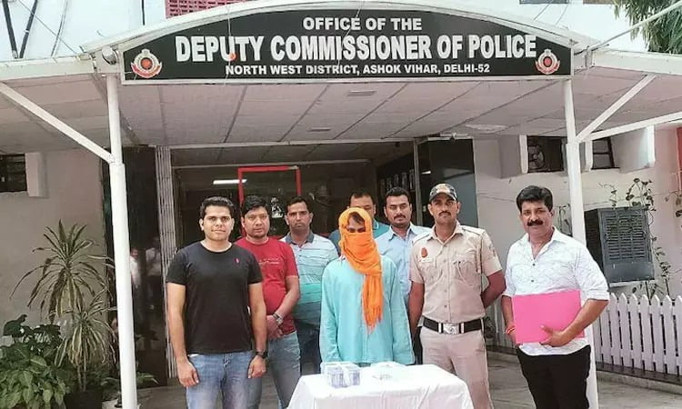 ஆன்லைன் விளையாட்டில் பட்ட கடனை அடைக்க நகை கடையில் கொள்ளையடித்த நபர்..