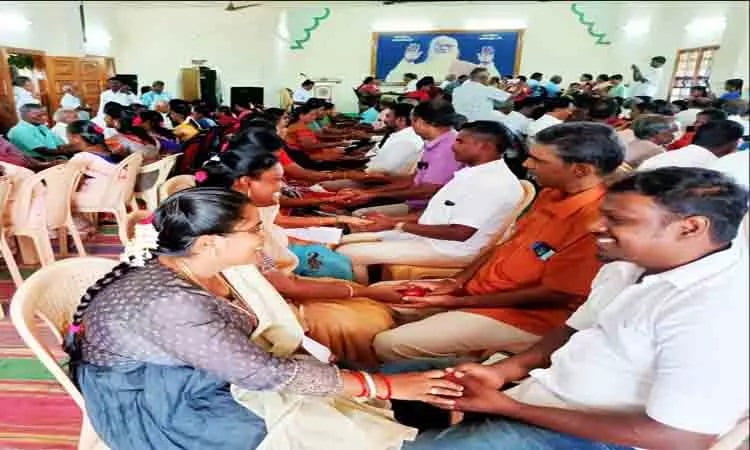 ஸ்ரீவில்லிபுத்தூரில் மனைவிக்கு மரியாதை செய்யும் விழா .. - Dhinasari Tamil